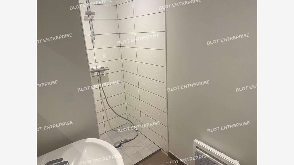 A louer local d'activités neuf 53m² à Treillières