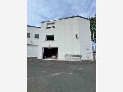 À LOUER - Local d'activité - Environ 75 m² - NA