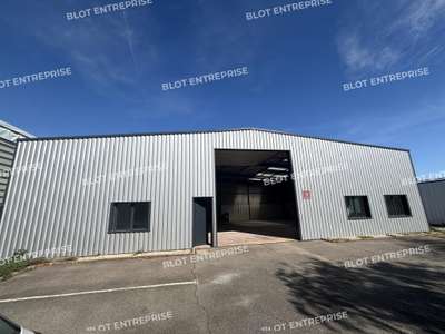 À LOUER - LOCAUX D'ACTIVITÉS - 300 M² - TR