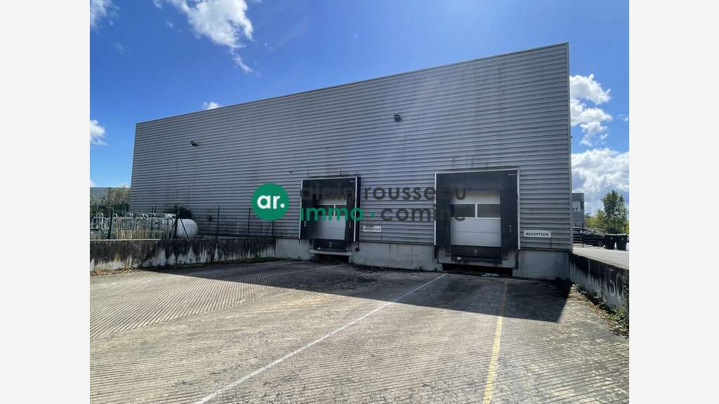 A louer bâtiment industriel 2421m² Trélazé ZI