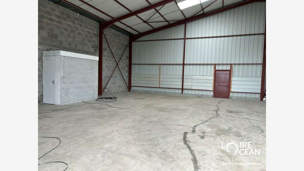 Local d'activité de 150m² à louer à Trélazé