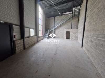 A louer local activité 170m² à Tremblay-en-France