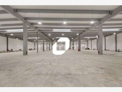 A louer Local d'activité 1821m² Tremblay en france