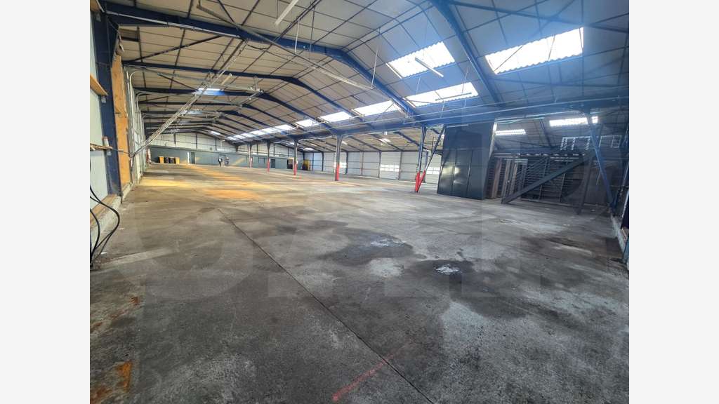 À LOUER – LOCAL D’ACTIVITÉ À TRÉMUSON. BÂTIMENT D’