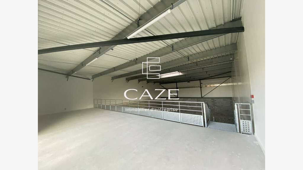A louer locaux à partir de 321m² à Tresses