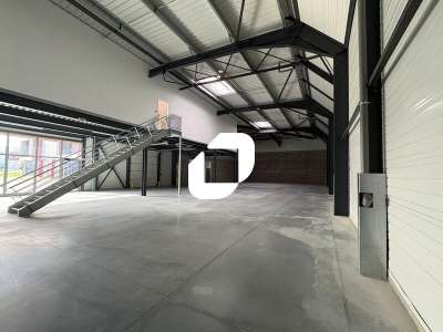 Location Locaux d'activités - Entrepôts à Tresses