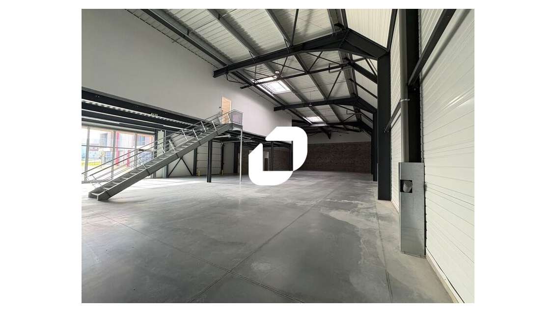 A louer Local d'activité 293m² Tresses