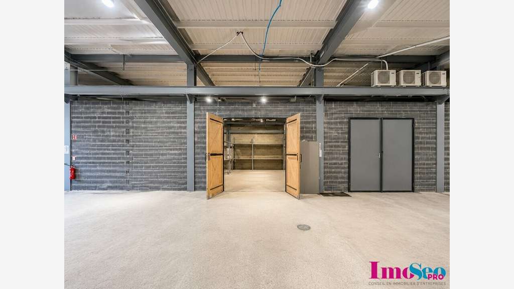 Loue entrepôt 38m² à Tresses prox sortie rocade 24