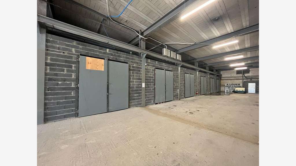 Loue entrepôt 56m² prox sortie rocade 24 Tresses