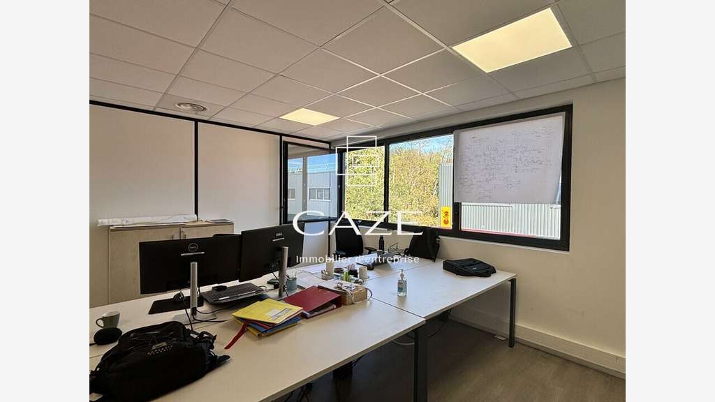 Loue local activités 713m² prox sortie 24 Tresses