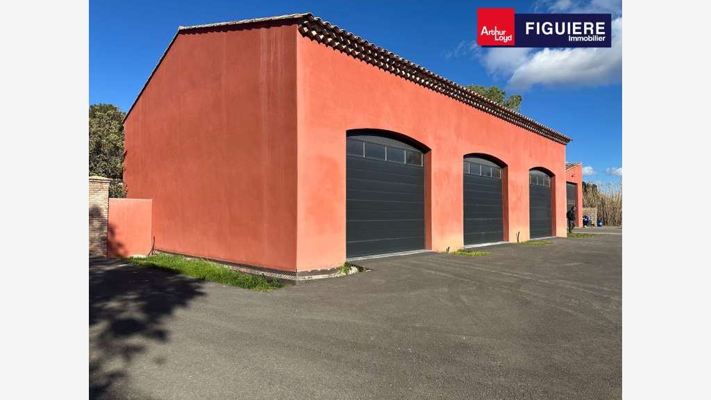 Entrepôts de 63 à 139 m² à louer sur Trets