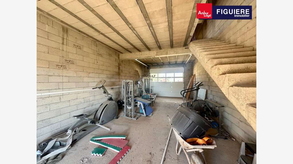 Entrepôts de 63 à 139 m² à louer sur Trets