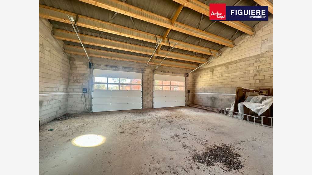Entrepôts de 63 à 139 m² à louer sur Trets