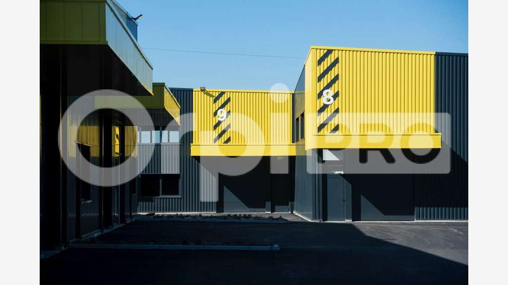 Local d'activité 481m² à louer à Trévoux