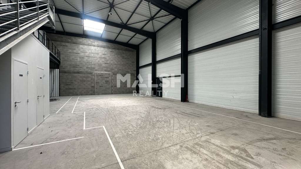 Locaux d'activités neufs à louer 714m² à Trévoux