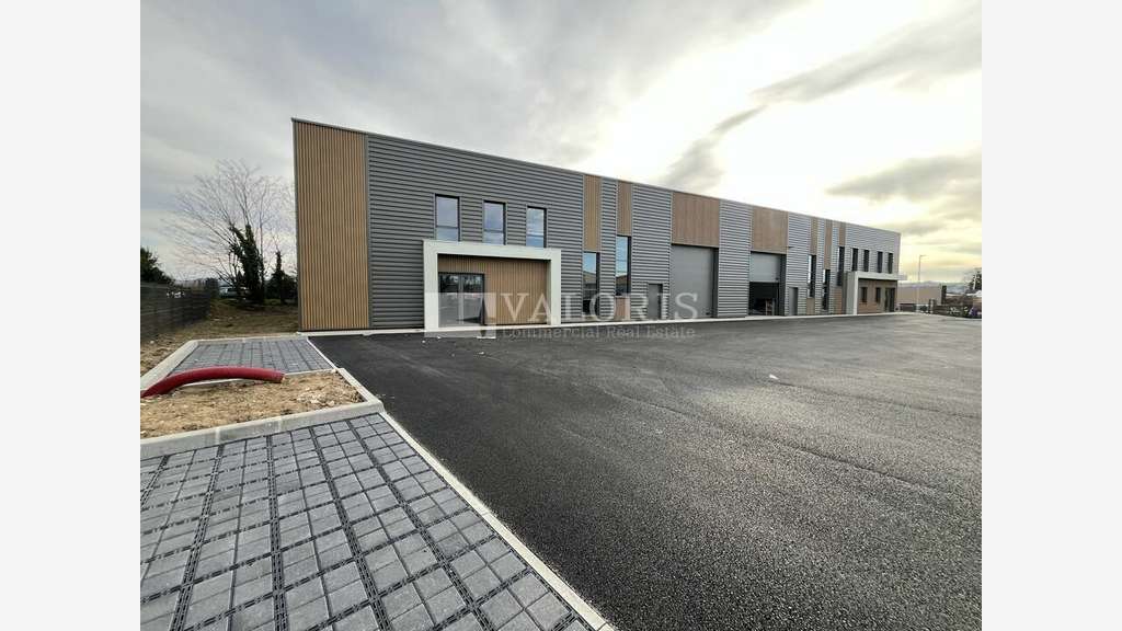 Cellule d'activités à louer proche A6 à Trévoux