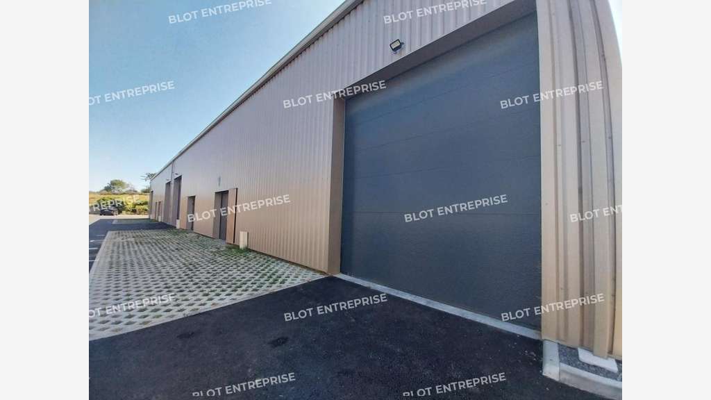À LOUER - LOCAUX D'ACTIVITÉS - 513 M² - TRIGNAC