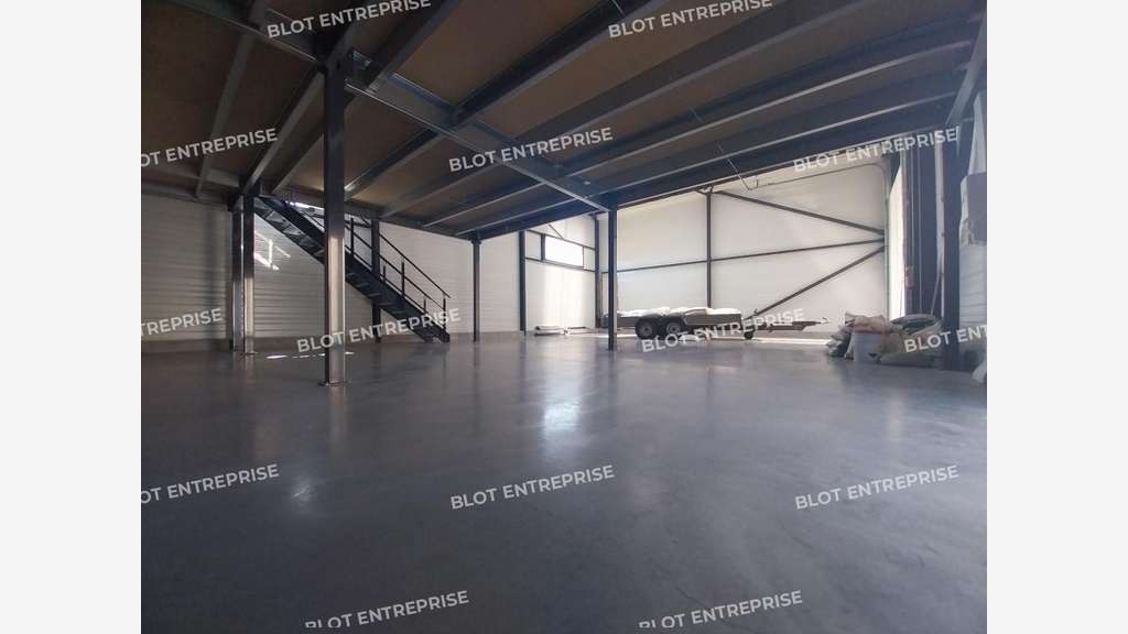 À LOUER - LOCAUX D'ACTIVITÉS - 513 M² - TRIGNAC