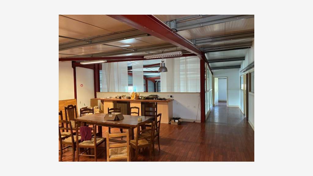 A louer local d'activité 350m² rare sur Urrugne