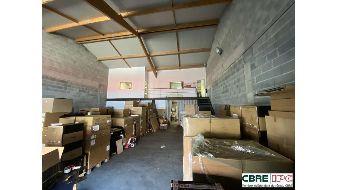 Location local artisanal 250m² à Ustaritz