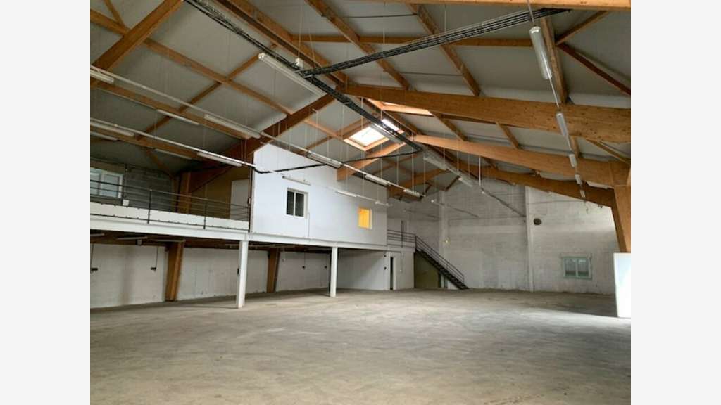 A louer dépôt local d'activité 626m² à Ustaritz