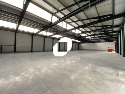 Location Locaux d'activités - Entrepôts à Vailhauquès