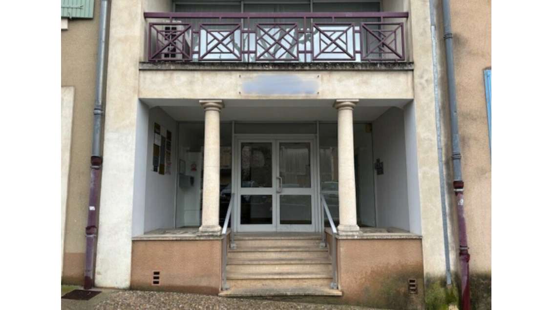 Local prof. 103m² à louer à Vaison-la-Romaine