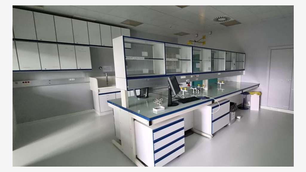 À louer ou à vendre – Laboratoires de 6 000 m² à V
