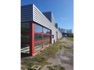 Location Locaux d'activités - Entrepôts à Valaurie