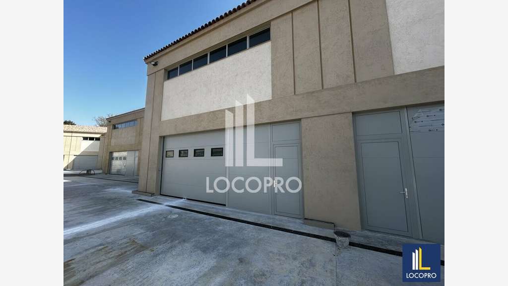 A louer locaux d'activité 2043m² à Valbonne