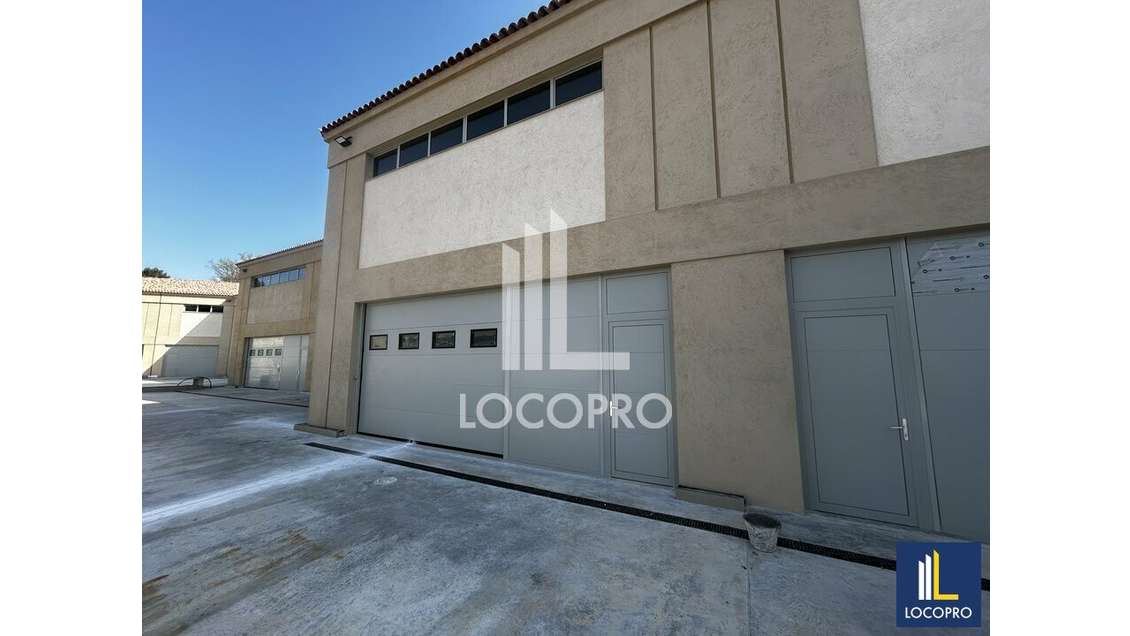 A louer locaux d'activité 2043m² à Valbonne