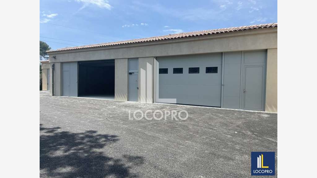 A louer locaux d'activité 2043m² à Valbonne