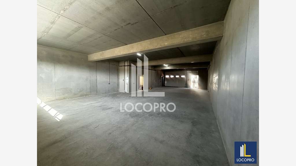 A louer locaux d'activité 2043m² à Valbonne