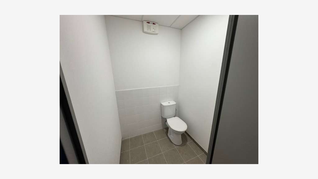 A louer entrepôt neuf 502m² à Sophia Antipolis