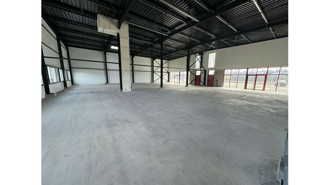 Entrepôt neuf 274m² à louer à Valence Sud