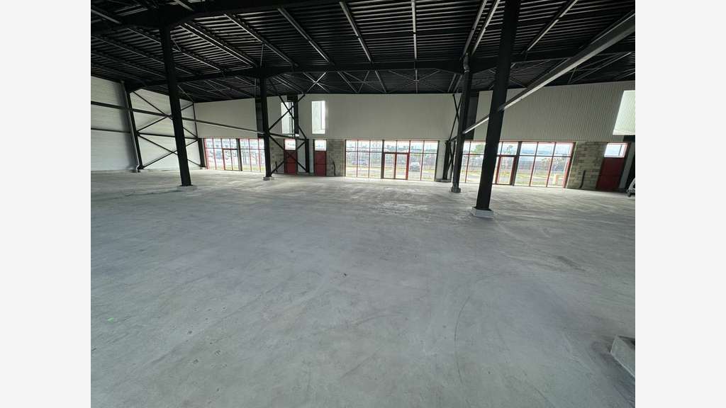 Entrepôt neuf 274m² à louer à Valence Sud