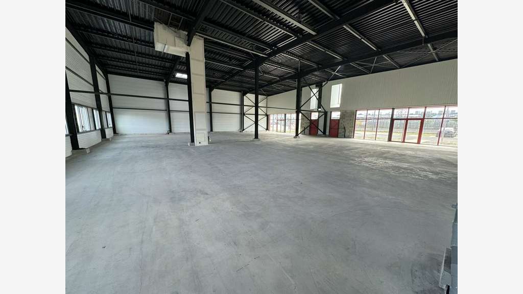 Entrepôt neuf 257m² à louer à Valence Sud