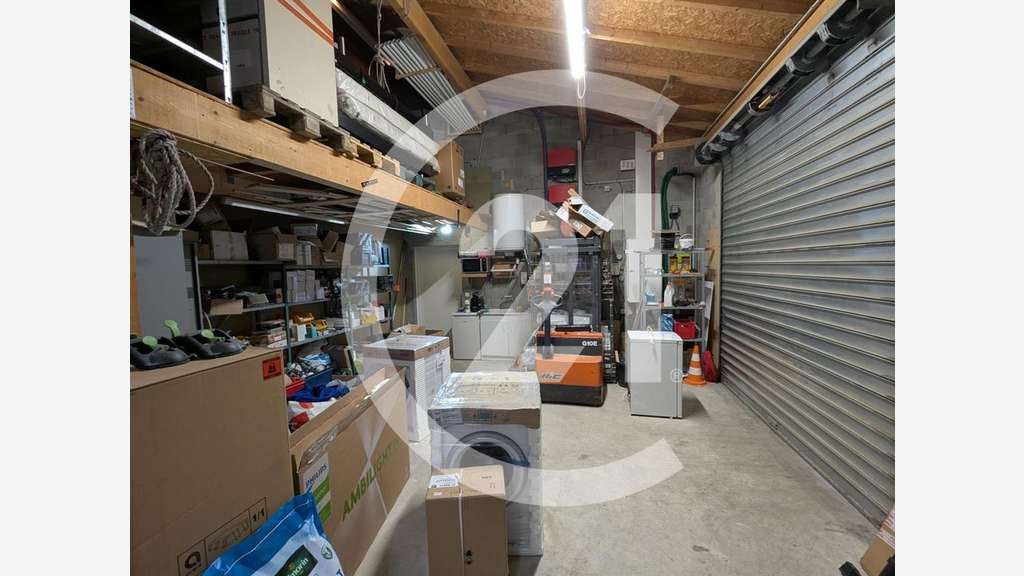 Location bâtiment 482m² à Beaumont les Valence