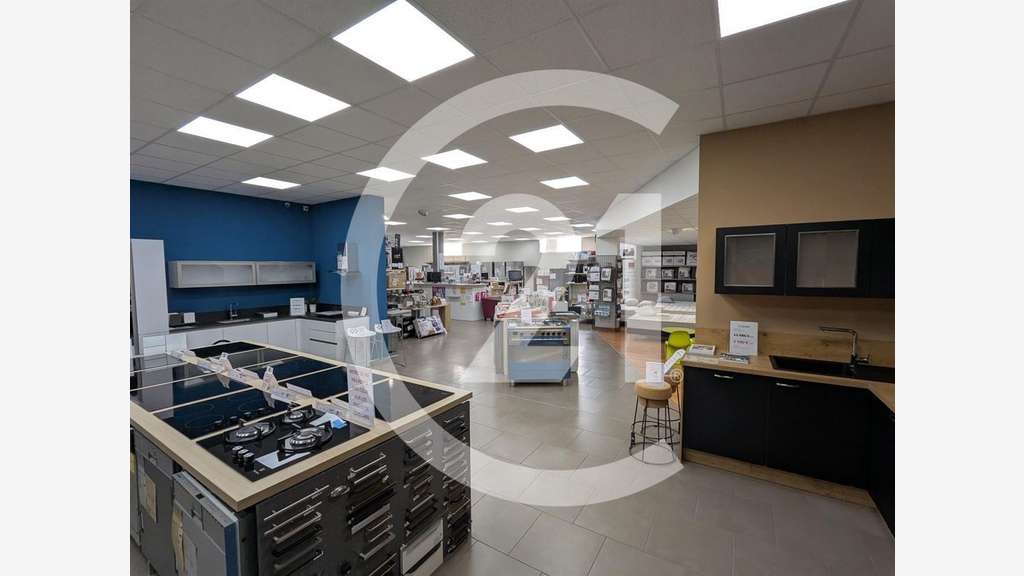 Location bâtiment 482m² à Beaumont les Valence