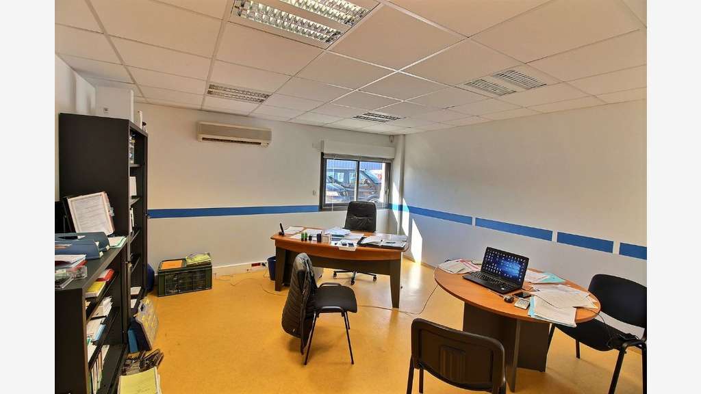 A louer bureaux 125m² ZAC Briffaut Est à Valence