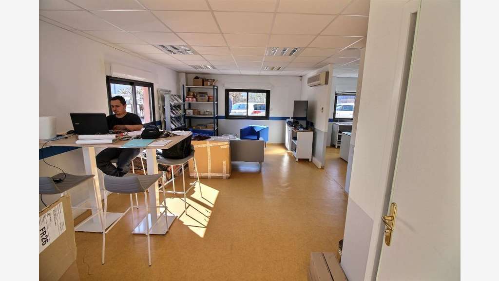 A louer bureaux 125m² ZAC Briffaut Est à Valence