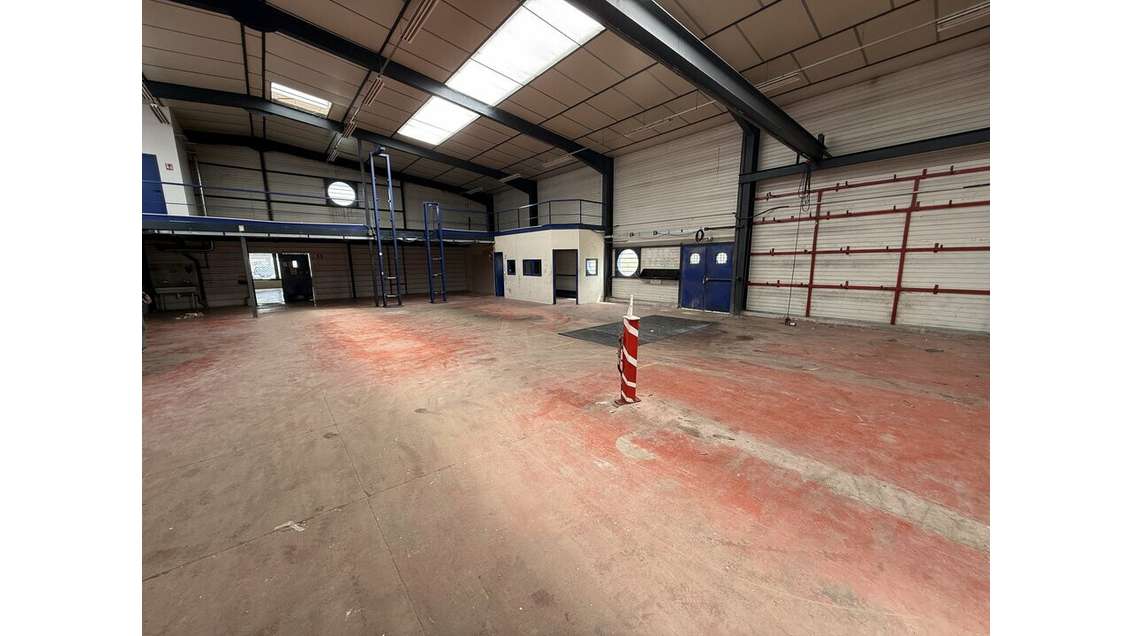 A louer local atelier entrepôt à Valence Sud