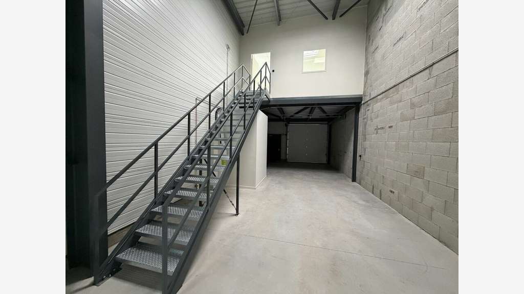 A louer locaux 87m² secteur Valence Sud
