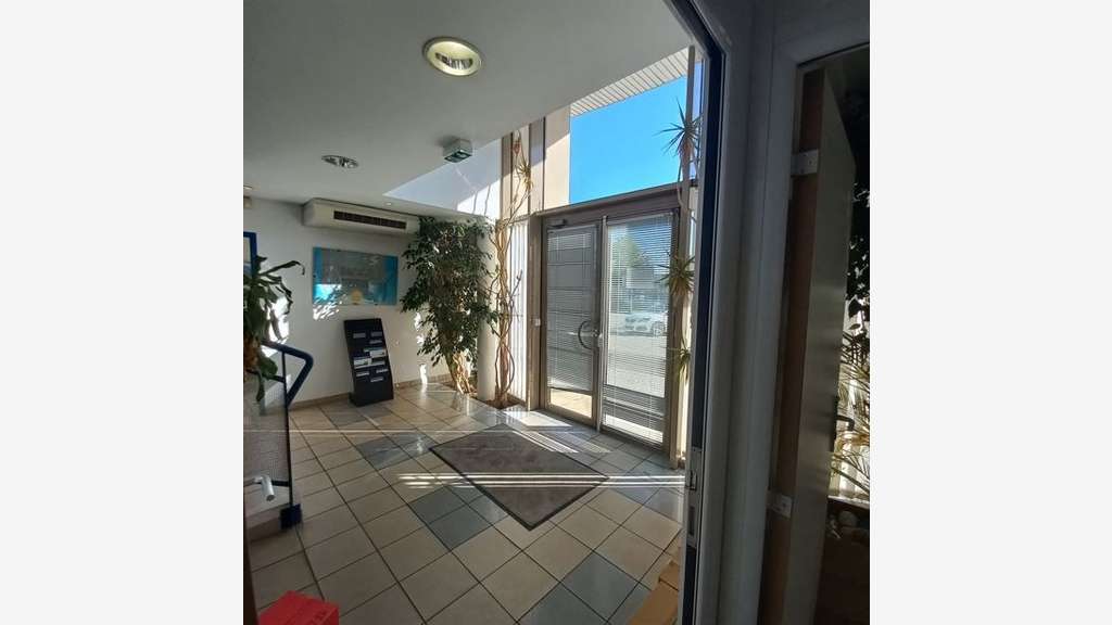 A louer bâtiment d'activité mixte 900m² à Valence