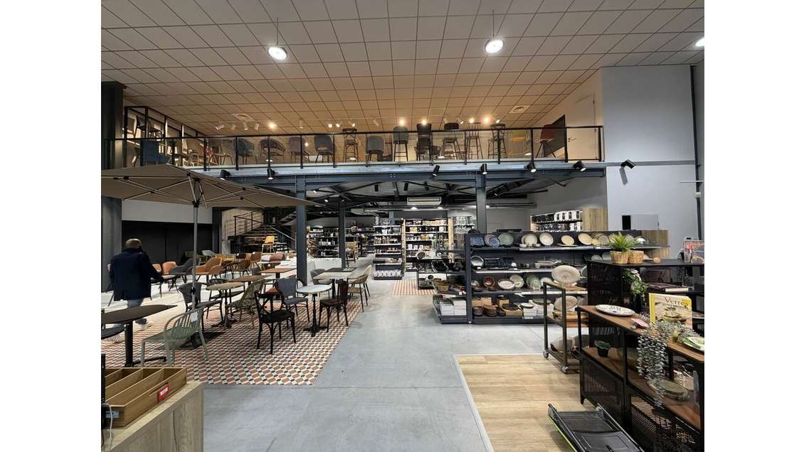 A louer local d'activité 499m² zone Sud de Valence