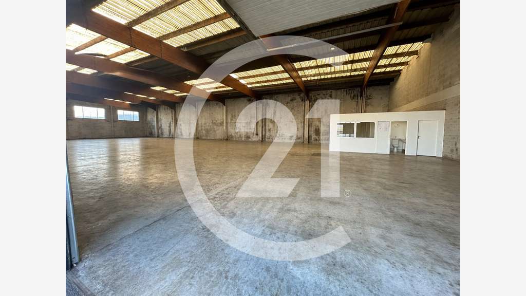Location entrepôt 575m² à Valence Sud zone Auréats