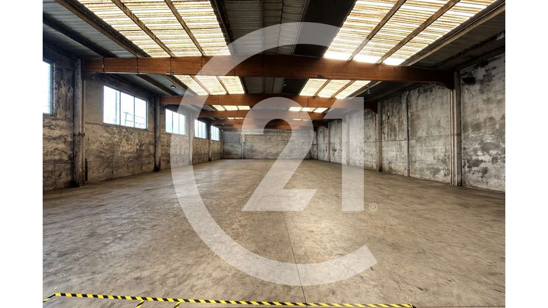 Location entrepôt 575m² à Valence Sud zone Auréats