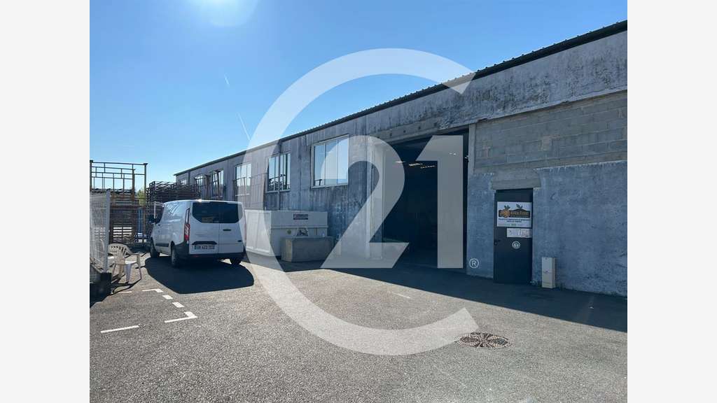 Location entrepôt 575m² à Valence Sud zone Auréats