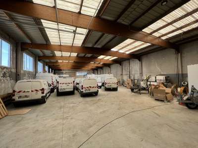 Locaux de 575m² à Louer en zone sud de Valence