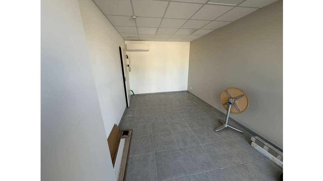 VALENCE - LOCAL D'ACTIVITE - ENTREPOT à louer